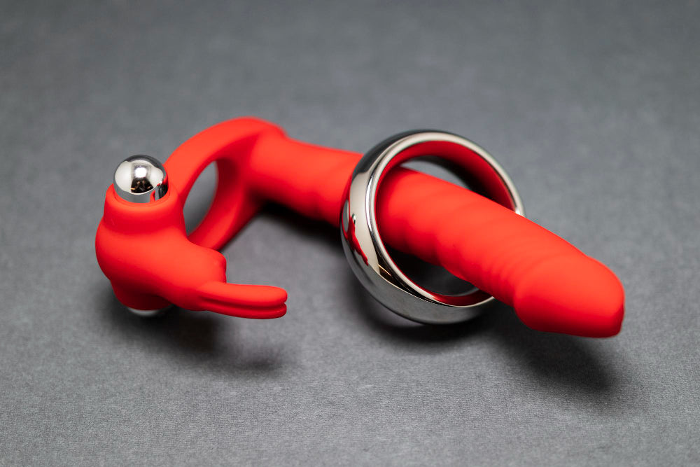 טבעת לפין (Cock Ring): כל מה שצריך לדעת על אביזר שמגביר ביצועים והנאה